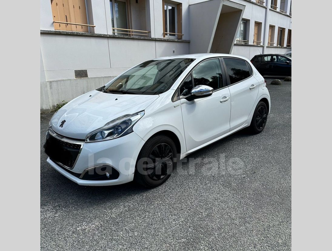 Annonce Peugeot 208 1 2 Vti 82 Urban Soul 5p 2015 ESSENCE Occasion