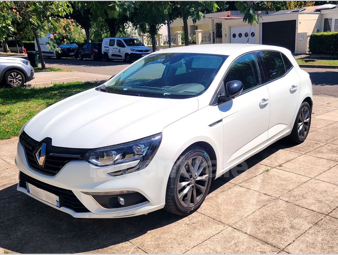 Location Renault Megane 4 à Saint-Denis 93200