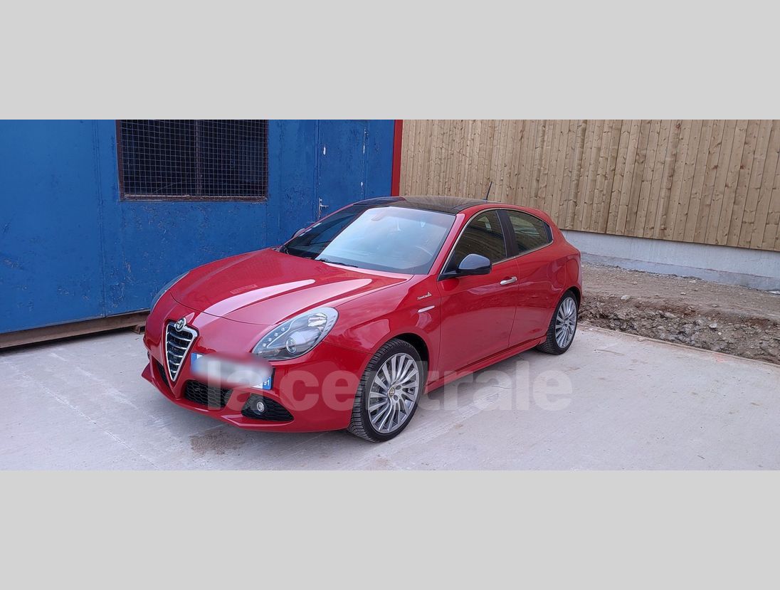 Essai longue durée : 3 000 km en Alfa Romeo Giulietta : mamie fait de la  résistance