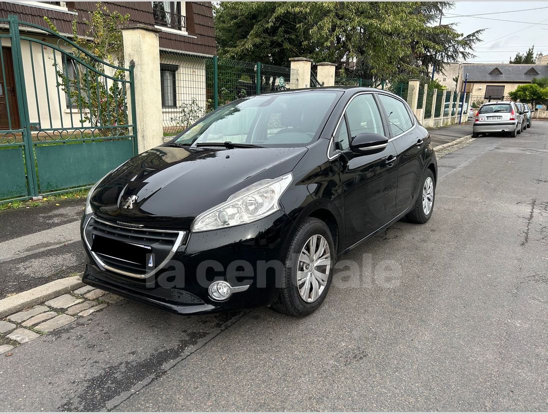 Livraison de la Peugeot 208 Active 1.4 HDi 68ch FAP neuve de