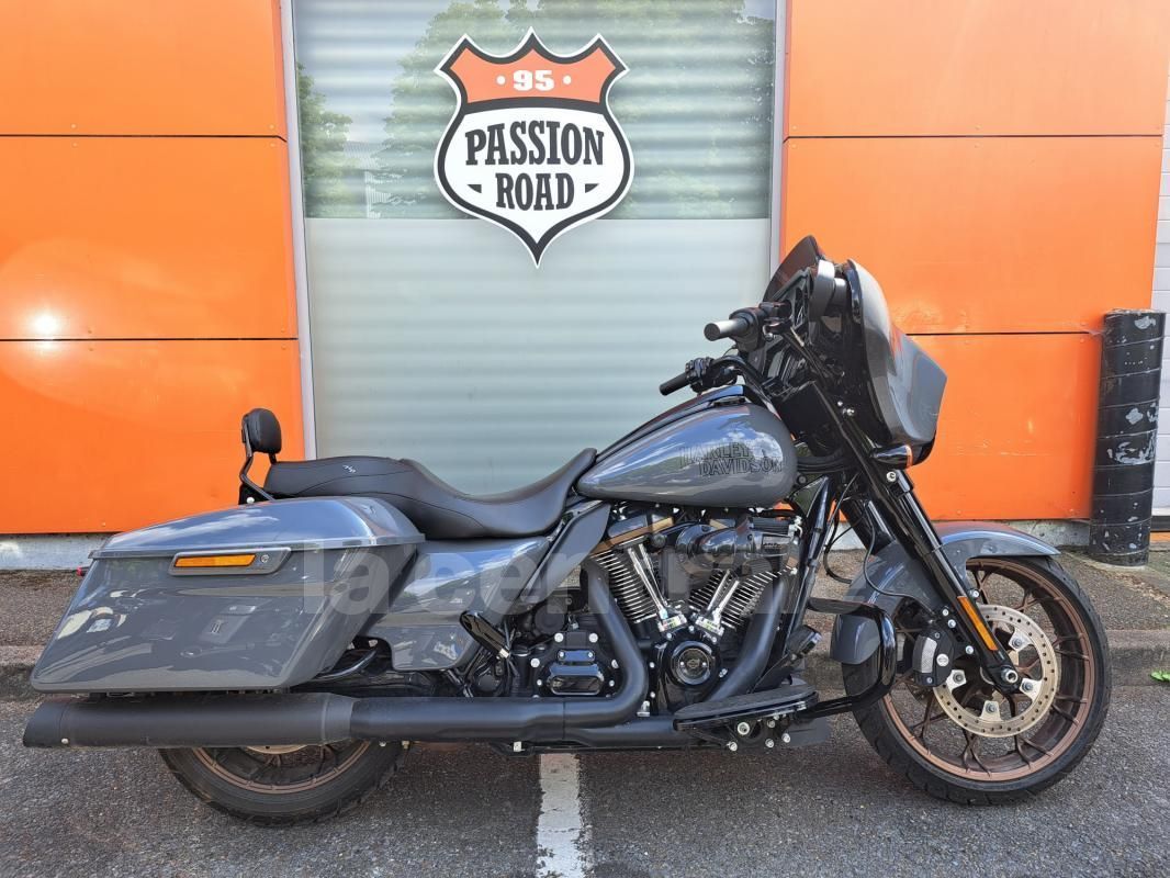 Annonce Harley davidson touring street glide 1923 2023 ESSENCE occasion -  Lyon 07 - Val-d'Oise 95