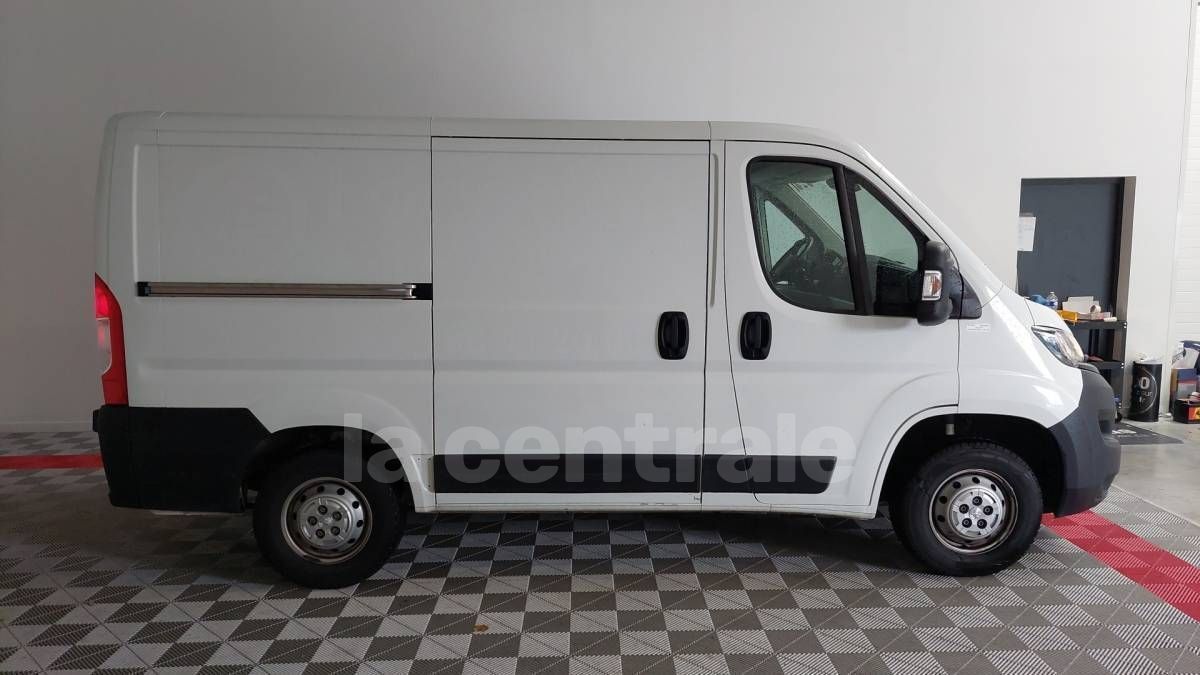 Annonce Peugeot boxer ii (2) 2.2 bluehdi 140 s&s asphalt 330 l1h1 2020  DIESEL occasion - La chapelle saint aubin - Sarthe 72