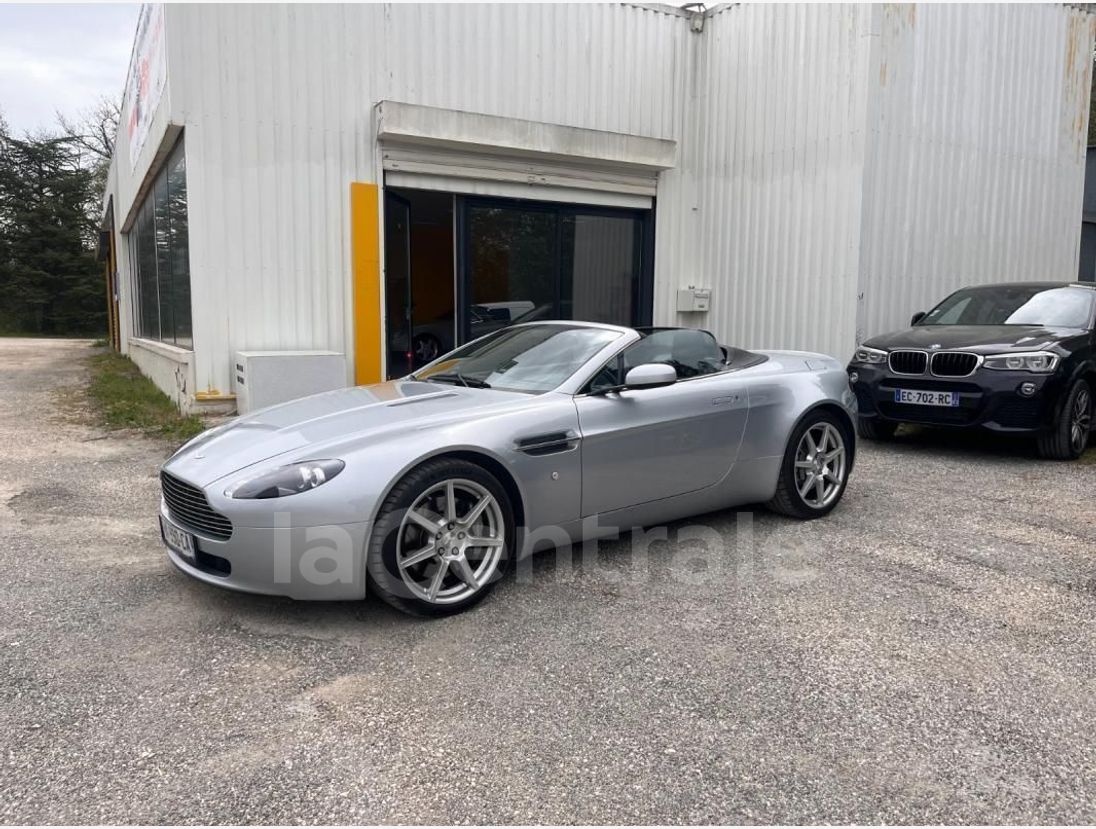 Aston Martin Vantage 