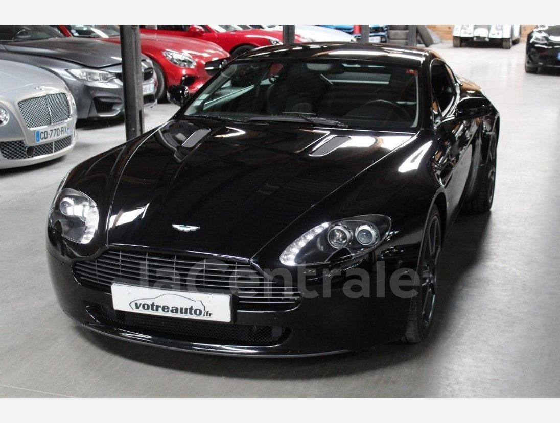 Aston Martin V8 