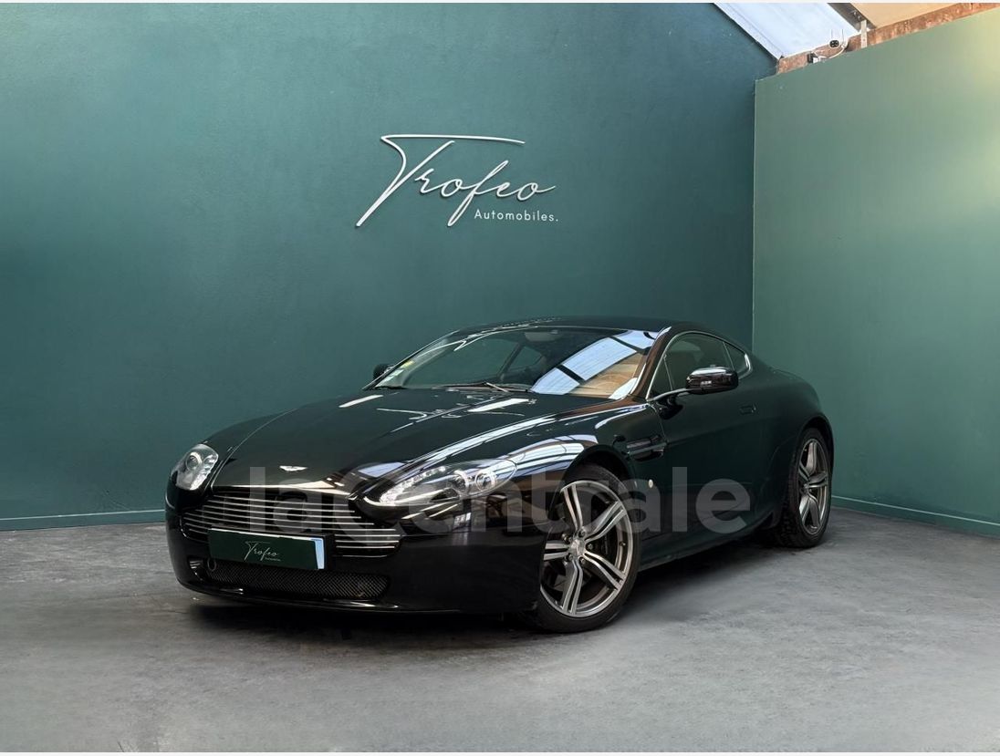 Aston Martin V8 