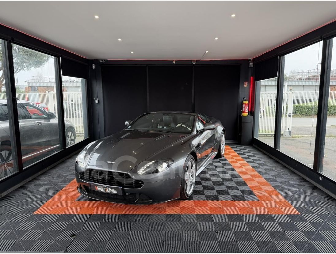 Aston Martin Vantage 