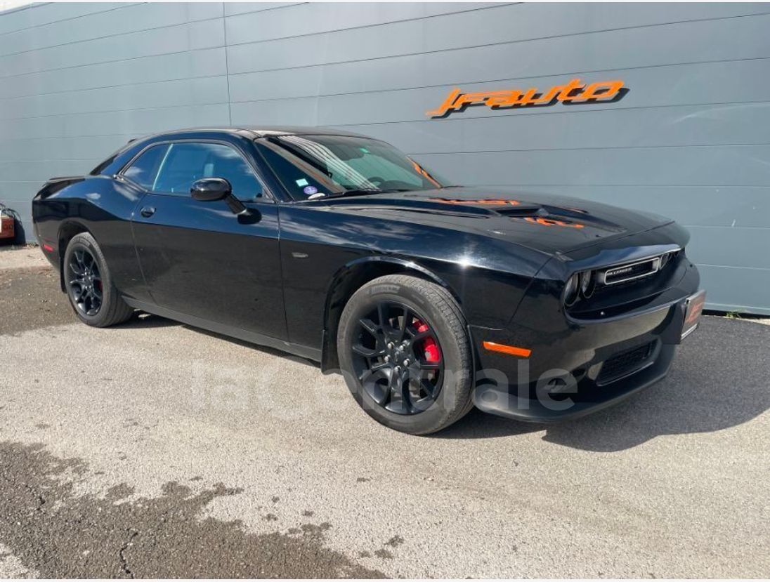 Dodge Challenger 2 