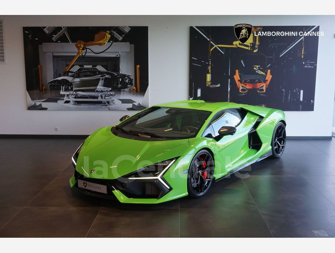 Lamborghini Revuelto 2024
