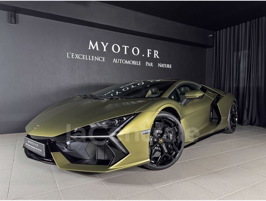 Lamborghini Revuelto 2024