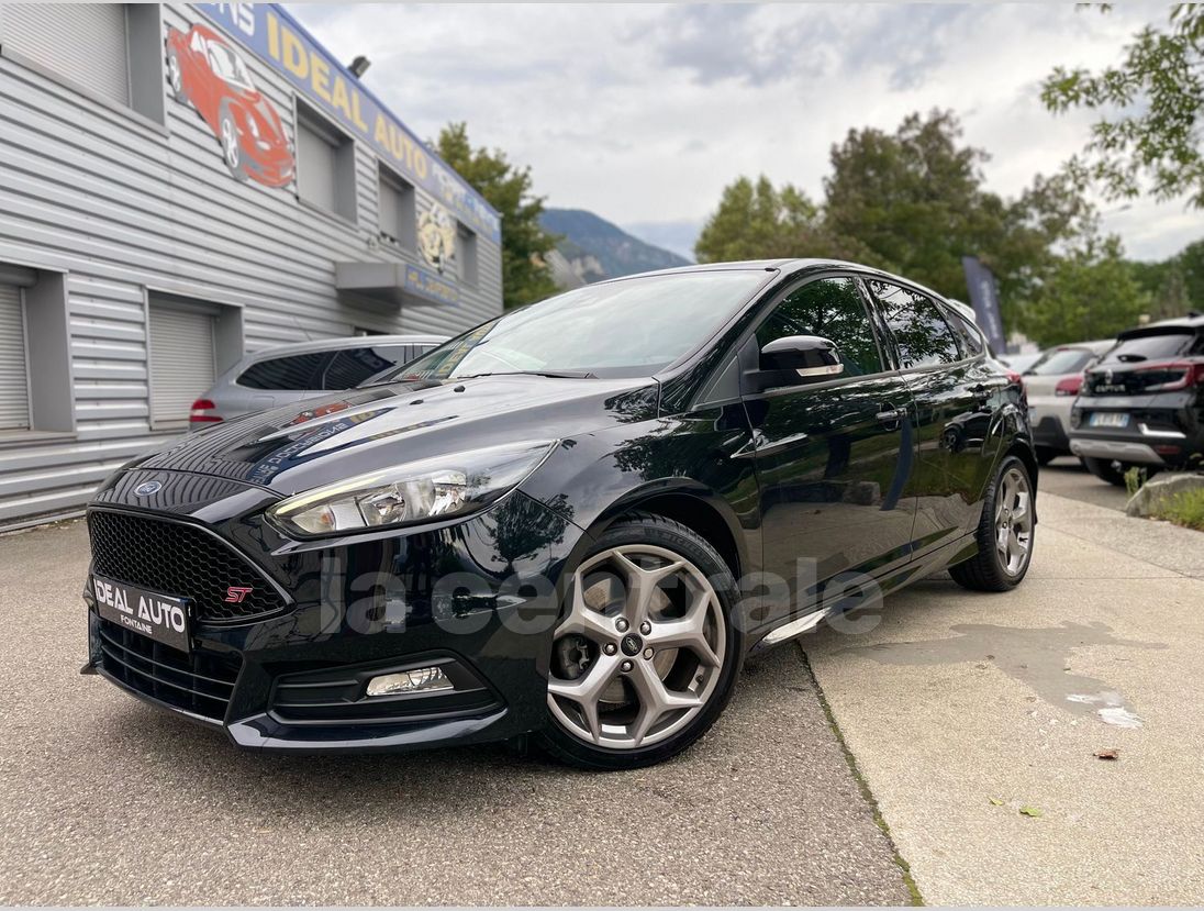 Ford Focus ST - Achat voiture ford neuve Mons