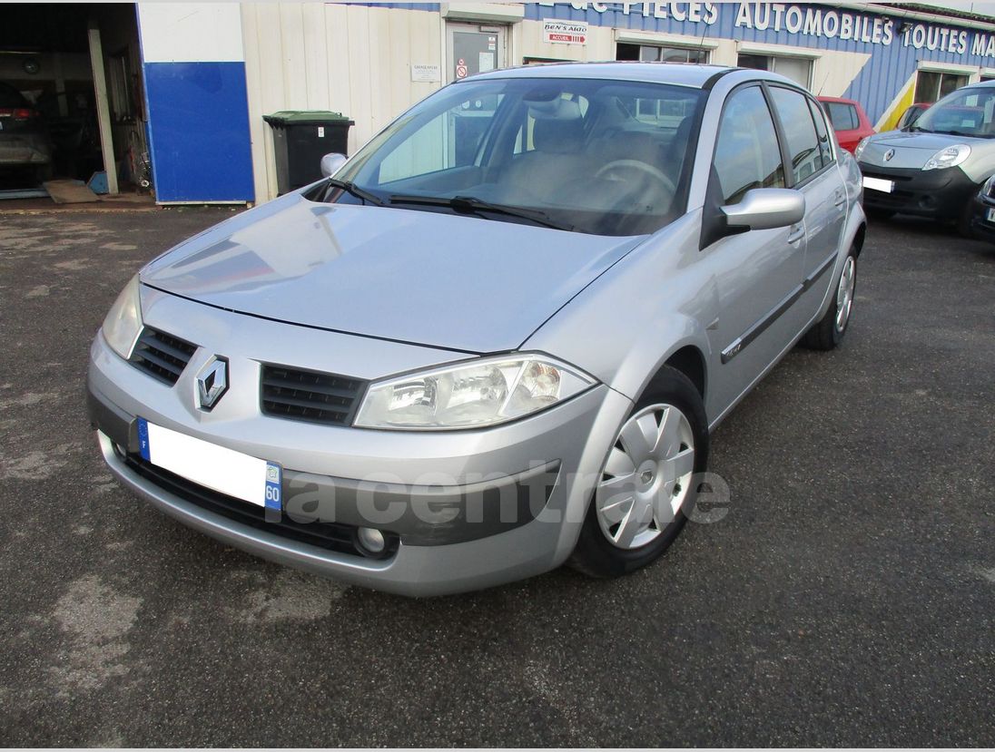 Annonce Renault megane ii 1.6 16s luxe privilege proactive 4p 2005 ESSENCE  occasion - St just en chaussee - Oise 60