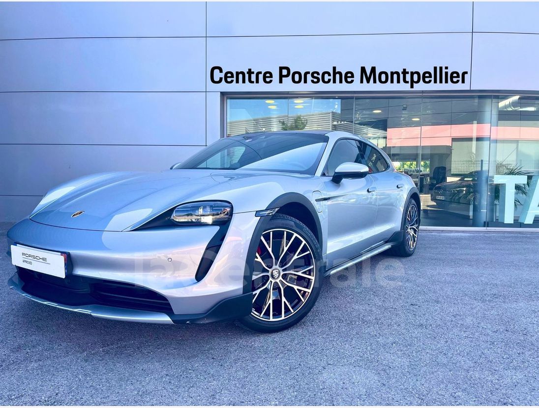 Porsche Taycan Cross 