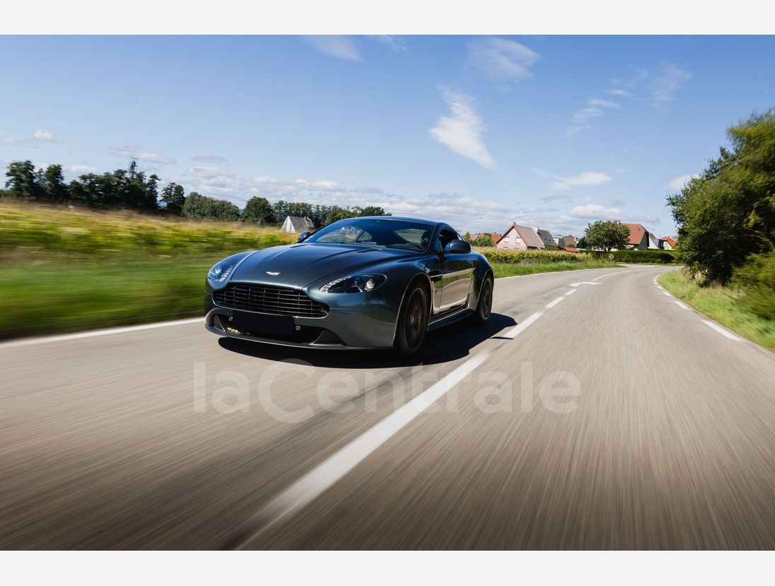 Aston Martin V8 