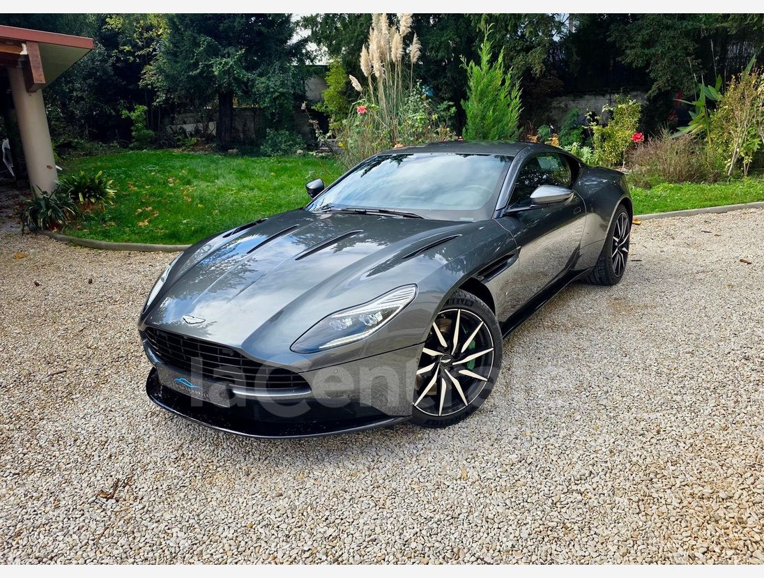 Aston Martin Db11 