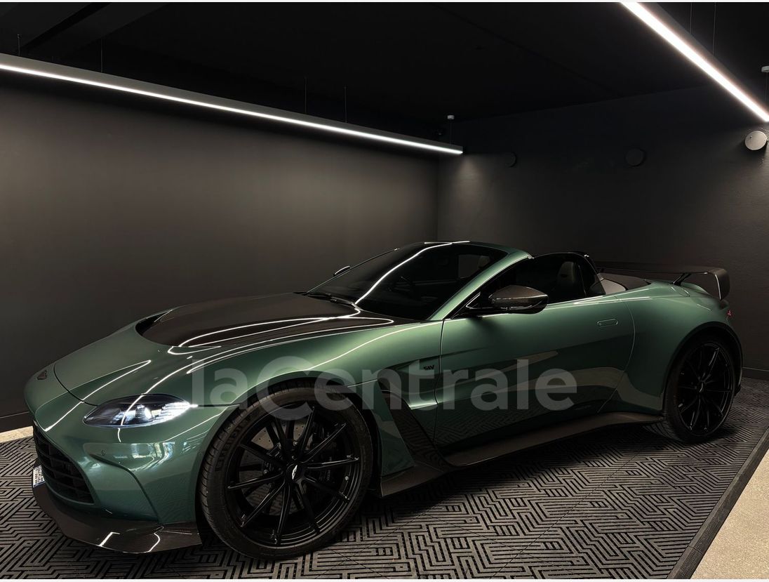 Aston Martin Vantage 