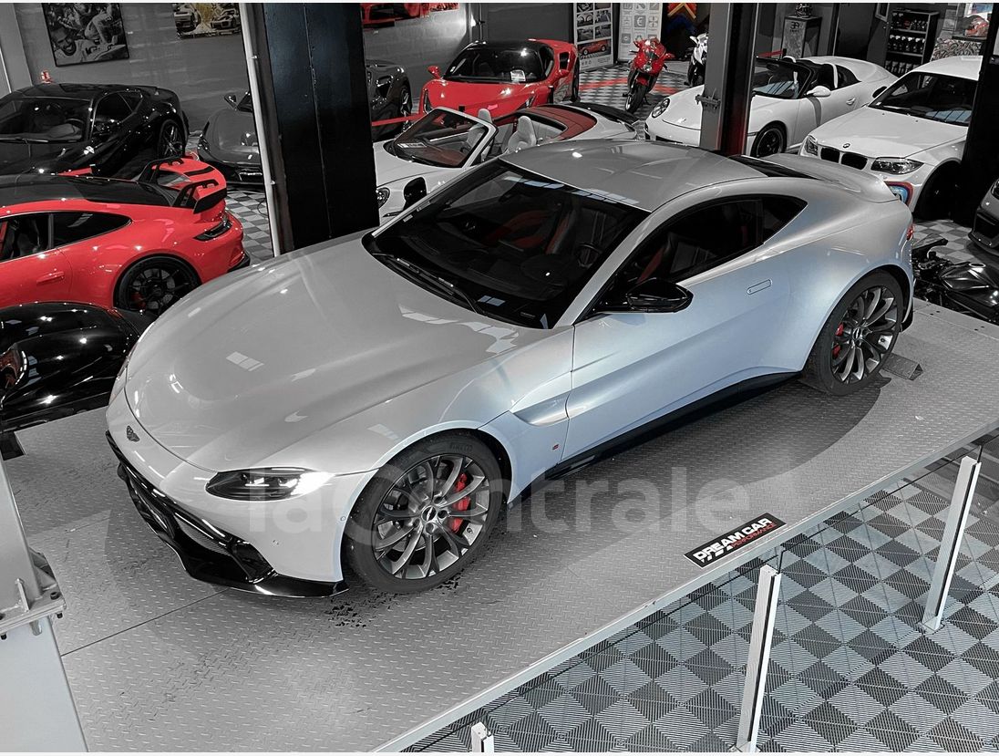 Aston Martin V8 