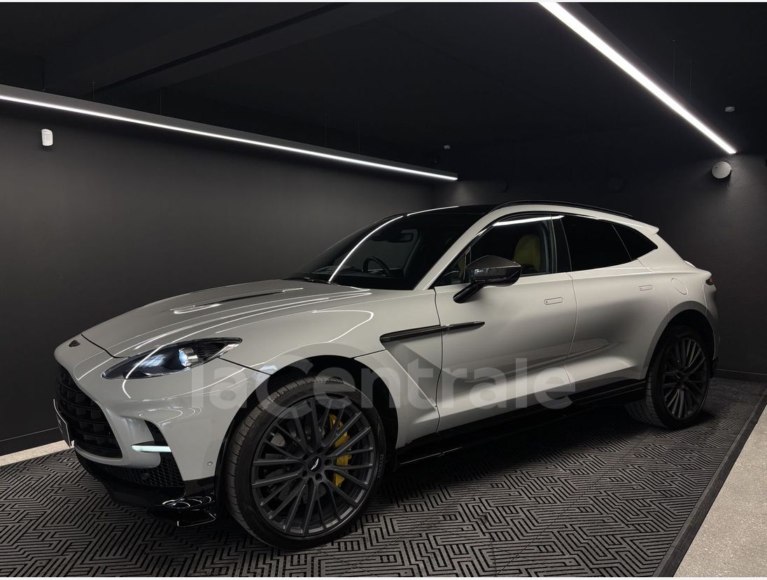 Aston Martin Dbx 