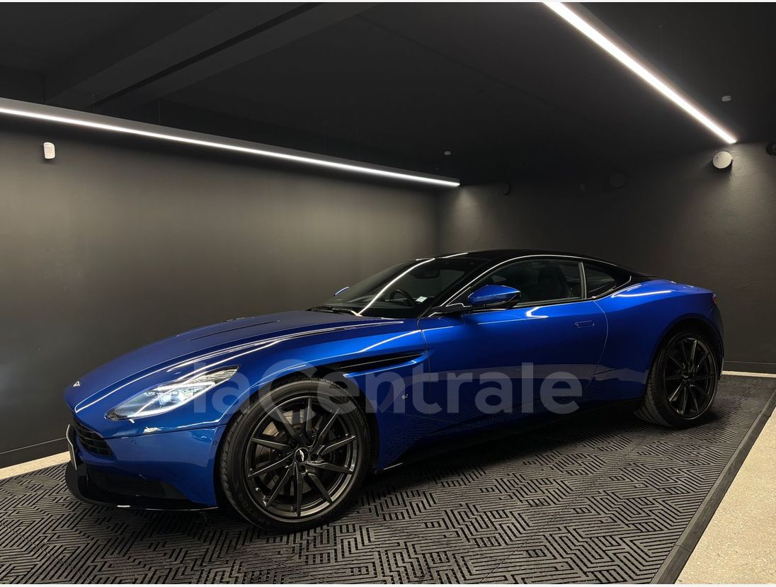 Aston Martin Db11 