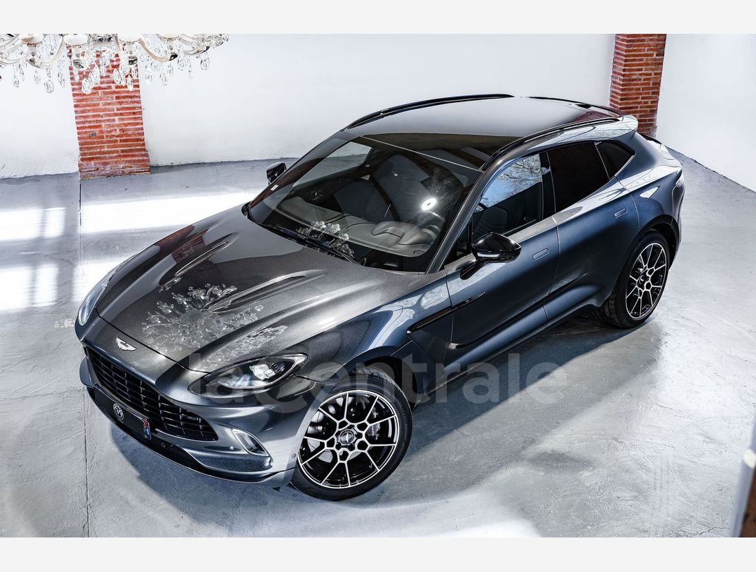 Aston Martin Dbx 
