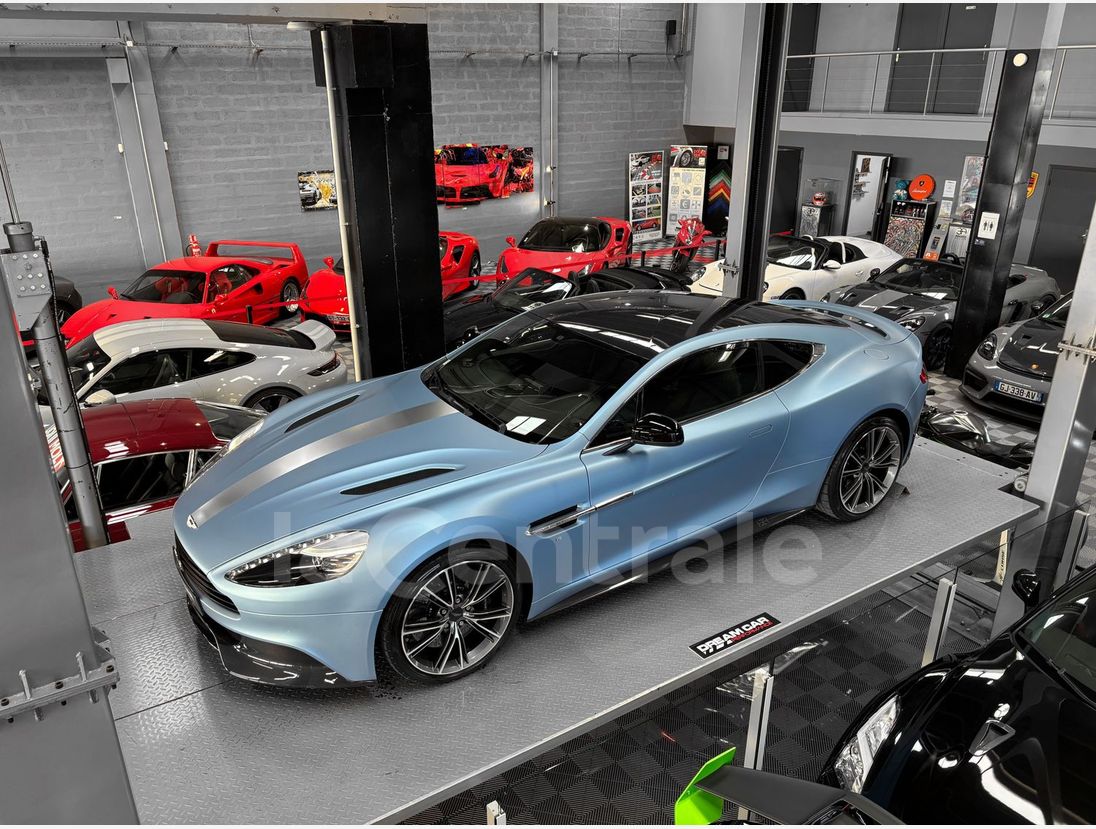 Aston Martin Vanquish 