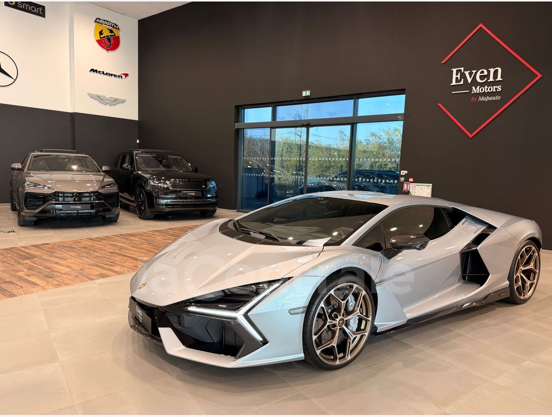 Lamborghini Revuelto 2024