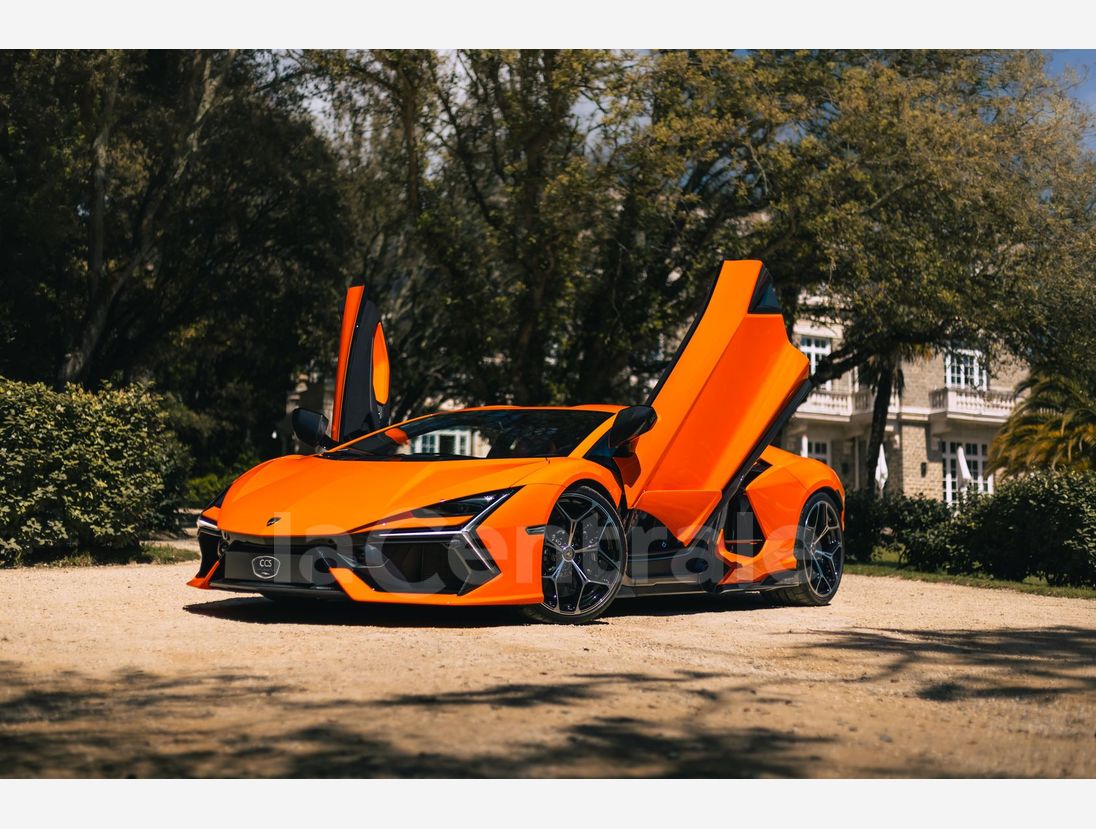 Lamborghini Revuelto 2024