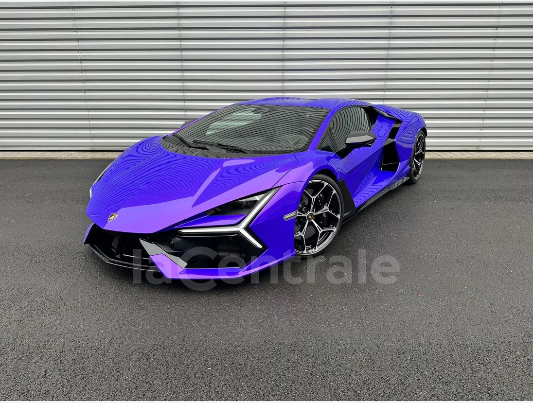 Lamborghini Revuelto 2024
