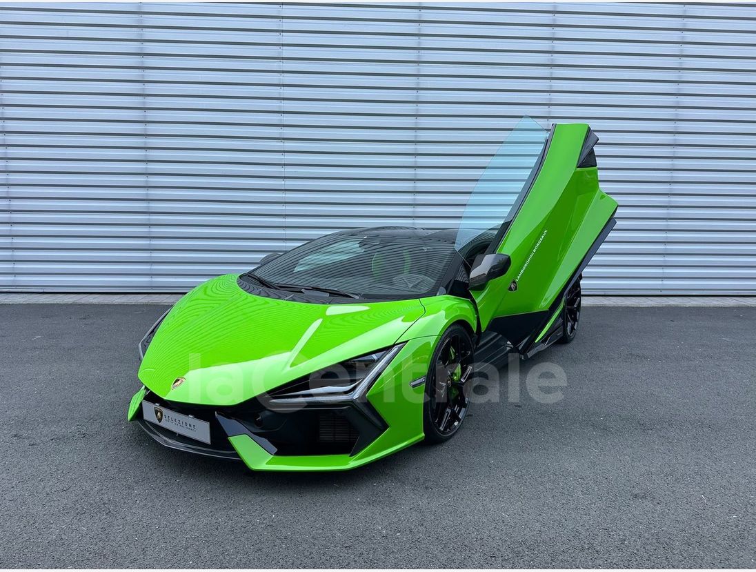 Lamborghini Revuelto 2024