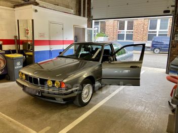 BMW SERIE 5 E34 (E34) 525I PACK