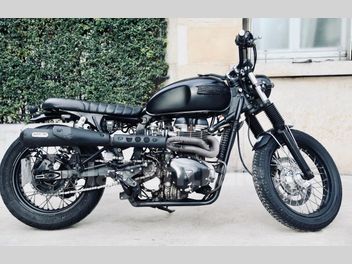 TRIUMPH BONNEVILLE 800