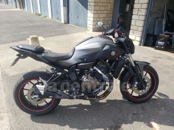 YAMAHA MT-07 690