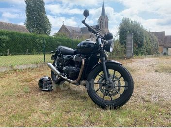 TRIUMPH STREET TWIN 900