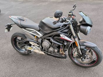 TRIUMPH STREET TRIPLE 765 RS