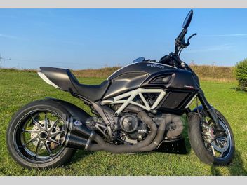 DUCATI DIAVEL 1200 CARBON