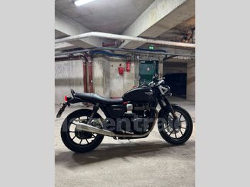 TRIUMPH STREET TWIN 900