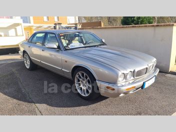 JAGUAR XJ8 4.0 PACK CLASSIQUE LIMOUSINE BVA