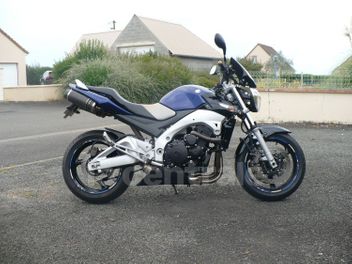 SUZUKI GSR 600