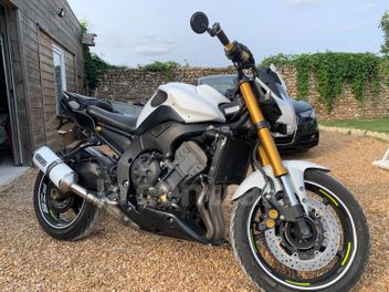 YAMAHA FZ8 800