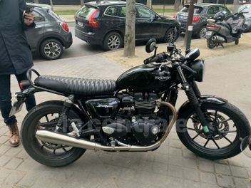 TRIUMPH STREET TWIN 900