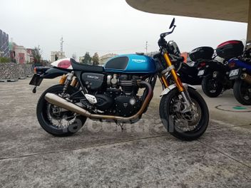 TRIUMPH THRUXTON 1200 R