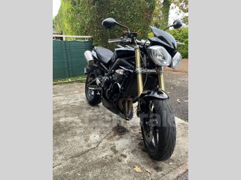 TRIUMPH STREET TRIPLE 675