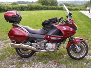 HONDA DEAUVILLE 700