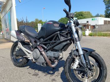 DUCATI MONSTER 696 + ABS