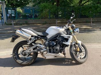 TRIUMPH STREET TRIPLE 675 R