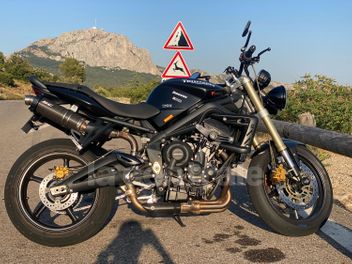 TRIUMPH STREET TRIPLE 675