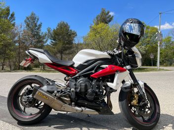 TRIUMPH STREET TRIPLE 675 R