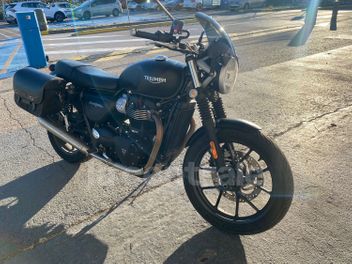 TRIUMPH STREET TWIN 900