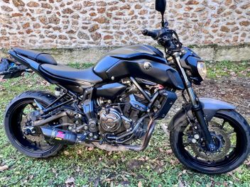 YAMAHA MT-07 690