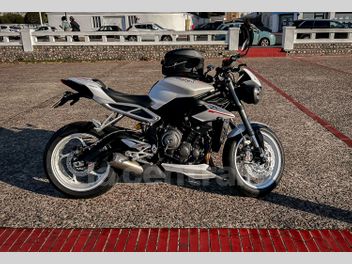 TRIUMPH STREET TRIPLE 765 RS