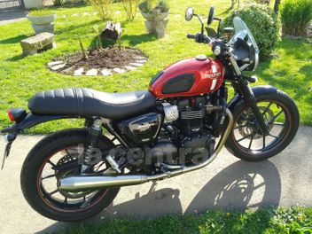 TRIUMPH STREET TWIN 900